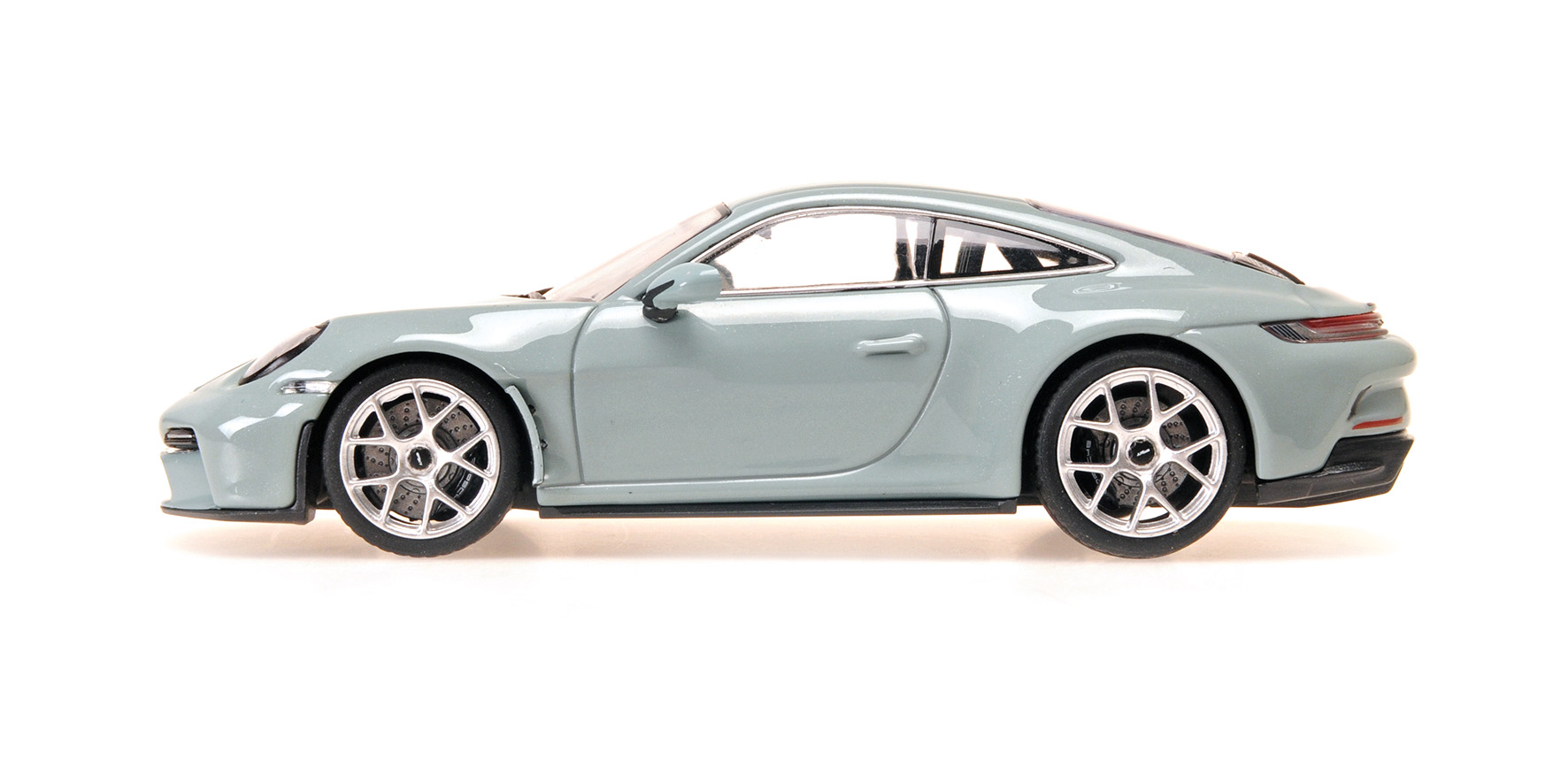 PORSCHE 911 (992) S/T - 2023 - GREEN METALLIC