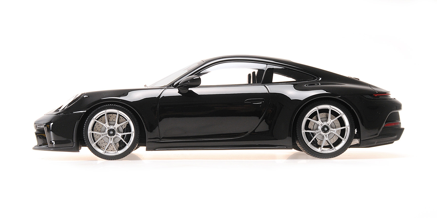 PORSCHE 911 (992) GT3 TOURING - 2022 - BLACK W/SILVER WHEELS