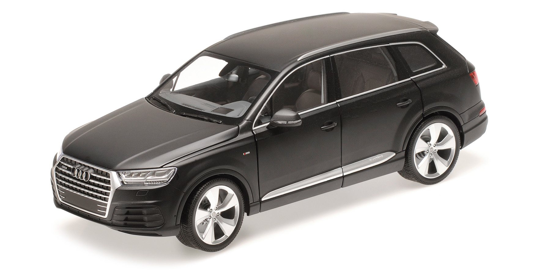 AUDI Q7 - 2015 - MATT BLACK (6 OPENINGS)