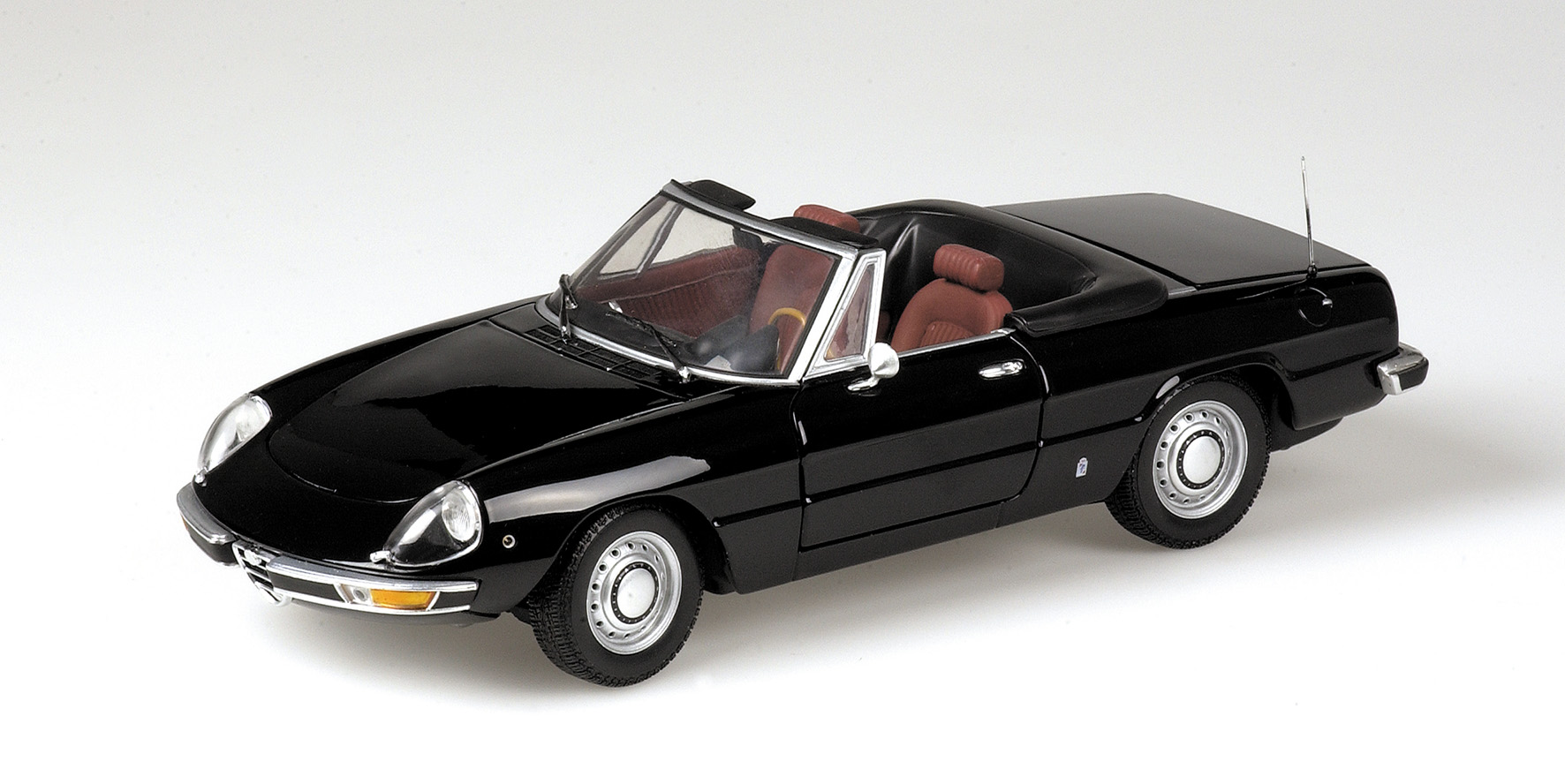 ALFA ROMEO 2000 SPIDER - 1970 - BLACK