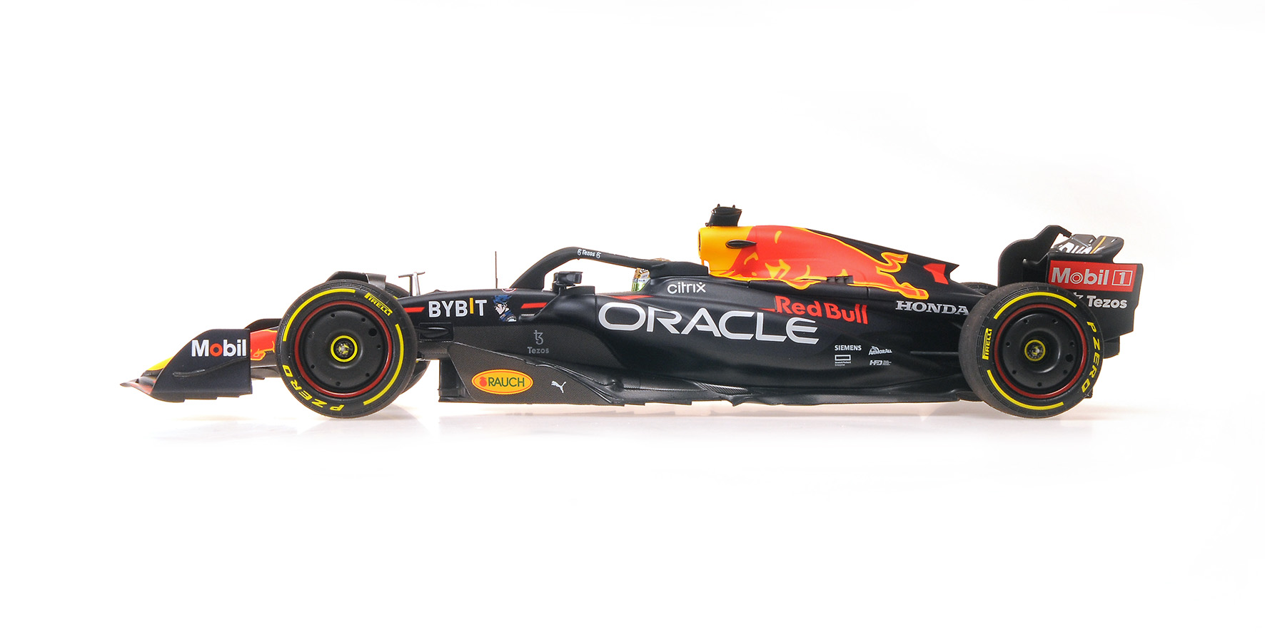 ORACLE RED BULL RACING RB18 - MAX VERSTAPPEN - WINNER ABU DHABI GP 2022