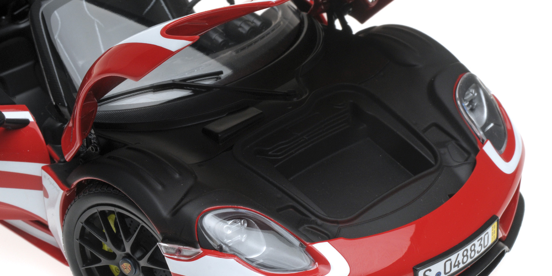 PORSCHE 918 SPYDER - 2013 - W/ WEISSACH PACKAGE - RED W/ WHITE STRIPES