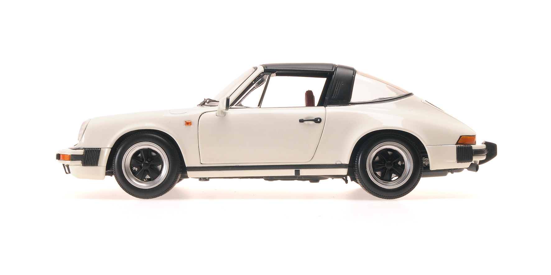 PORSCHE 911 CARRERA 3.2 TARGA - 1983 - WHITE