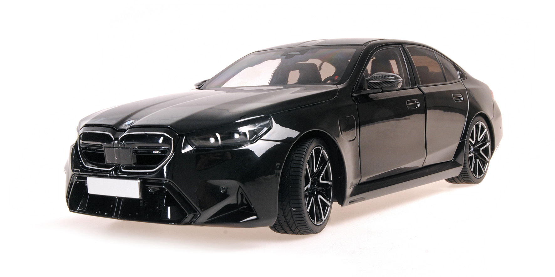 BMW M5 - 2024 - BLACK METALLIC