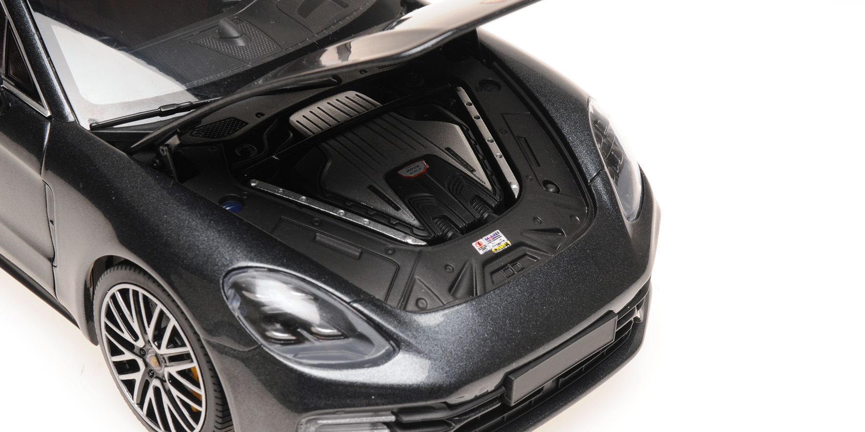 PORSCHE PANAMERA TURBO S - 2020 - GREY METALLIC