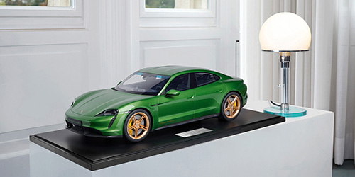 PORSCHE TAYCAN TURBO S - 2020 - MAMBAGRÜNMETALLIC