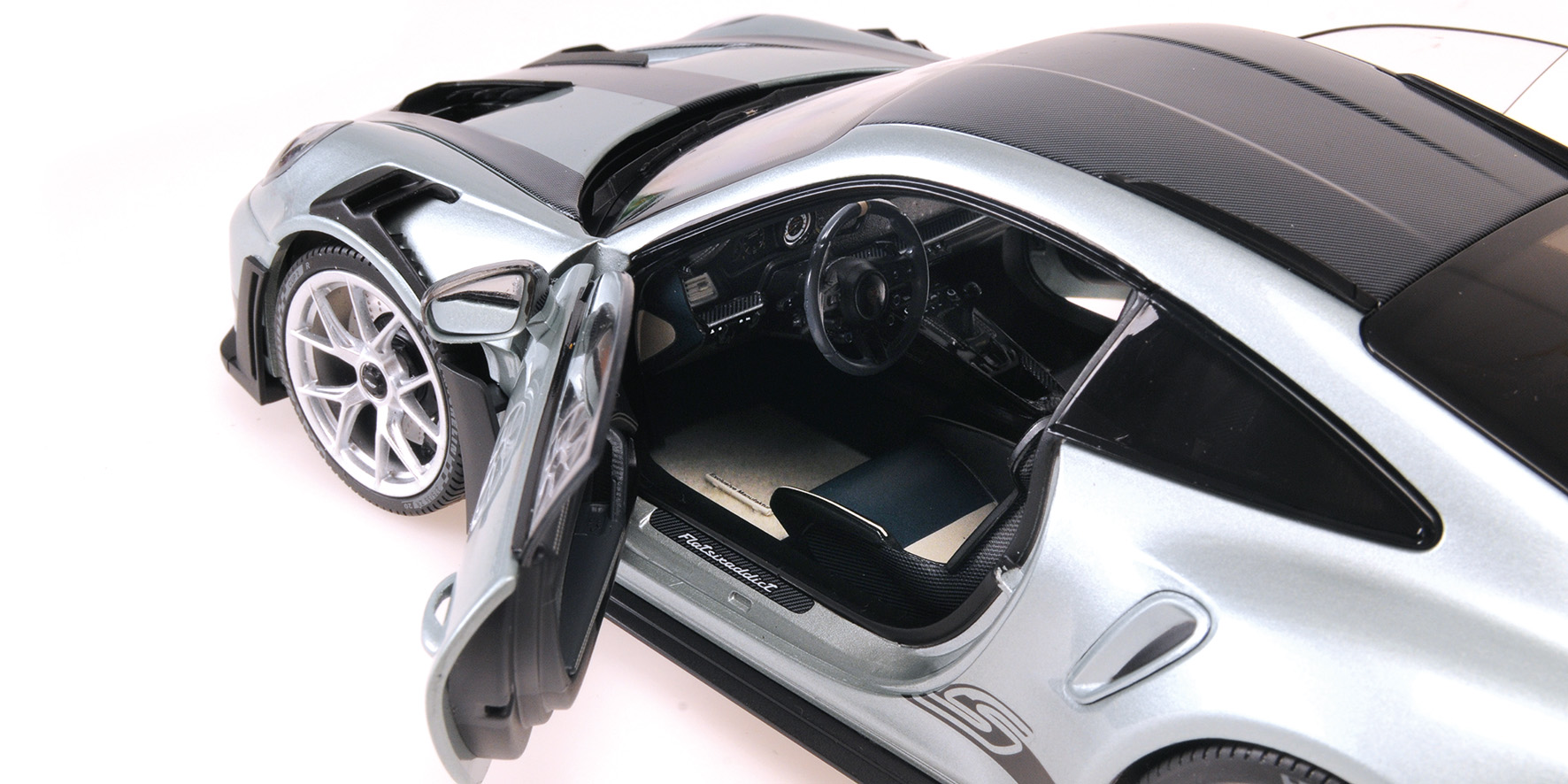 PORSCHE 911 (992) GT3RS - 2023 - SILVER