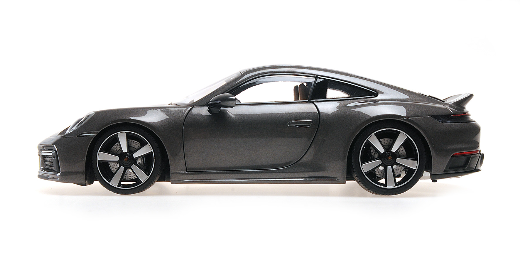 PORSCHE 911 (992) SPORT CLASSIC - 2022 - GREY METALLIC