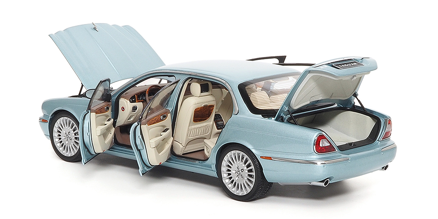 JAGUAR XJ6 (X350) - SEAFROST (LIGHT BLUE)