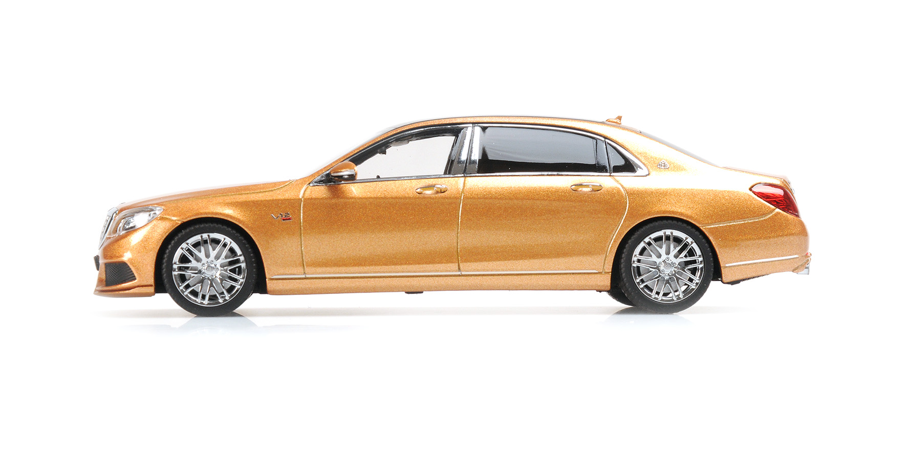 MAYBACH BRABUS 900 AUF BASIS MERCEDES-BENZ - MAYBACH S 600 - 2016 - GOLD METALLIC