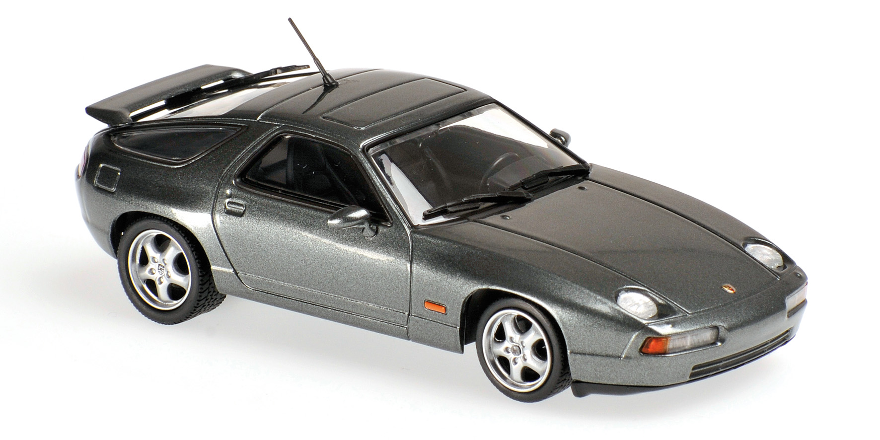 PORSCHE 928 GTS - 1991 - GREY METALLIC