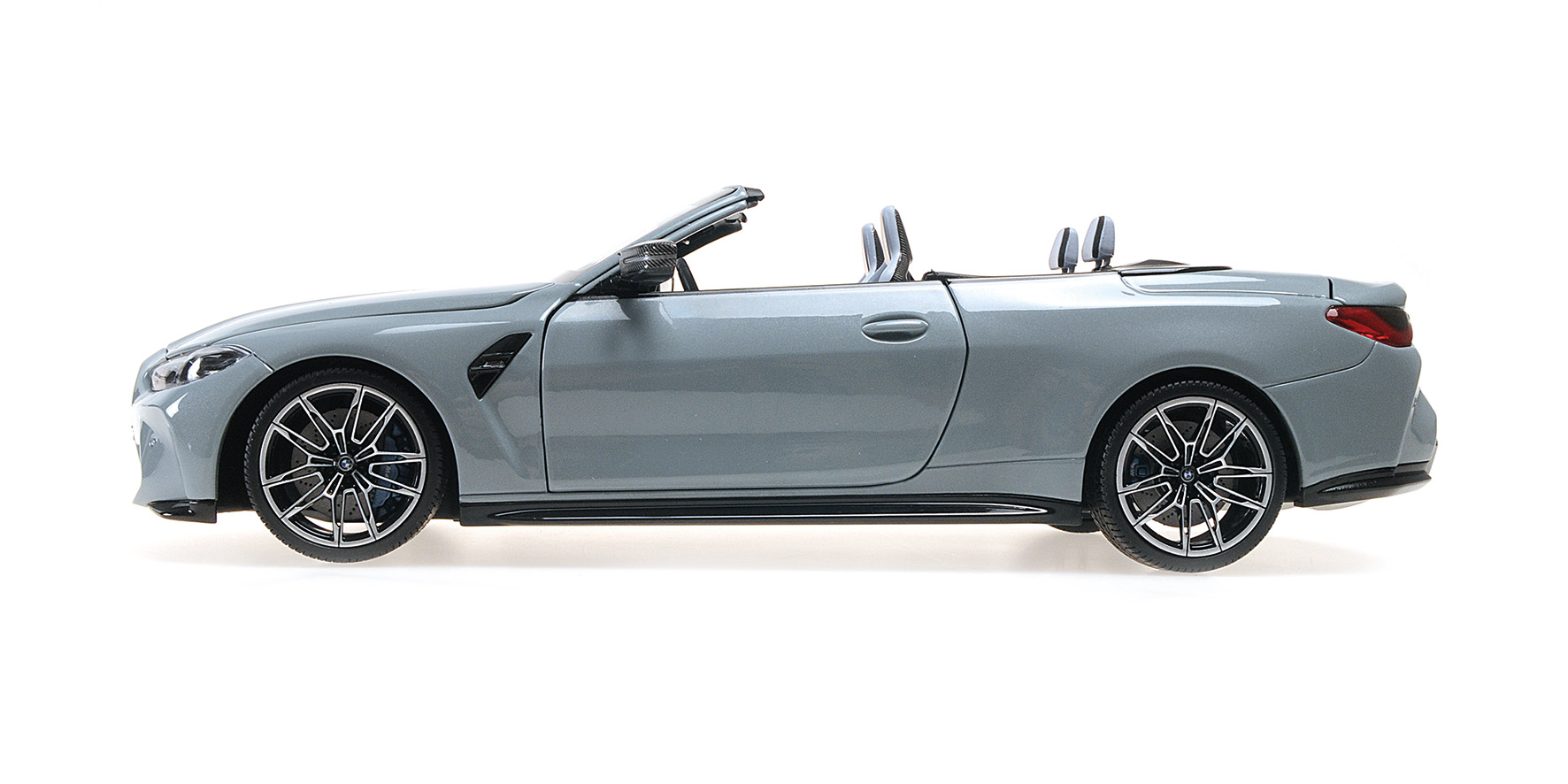 BMW M4 CABRIOLET - 2020 - GREY METALLIC