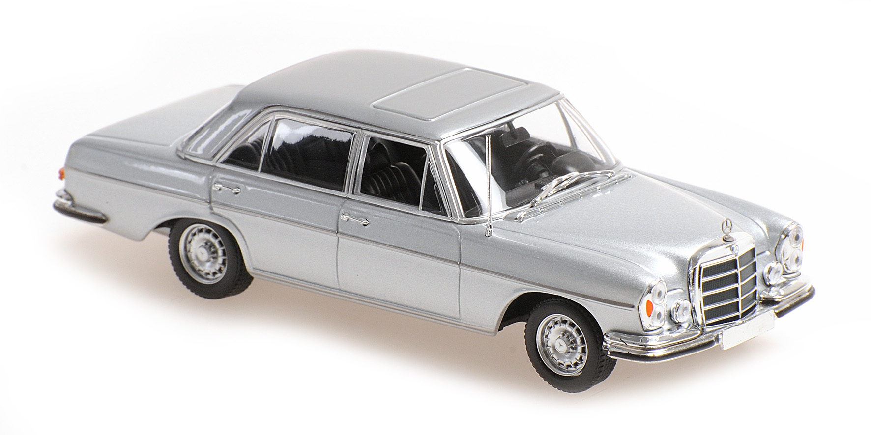 MERCEDES-BENZ 300 SEL 6.3 (W109) - 1968 - SILVER