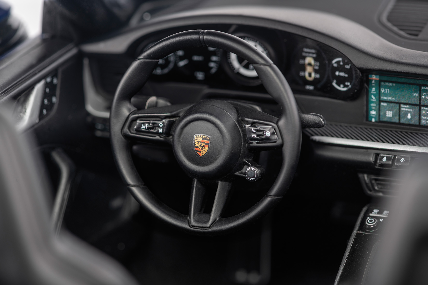 PORSCHE 911 (992) CARRERA 4S CABRIOLET - 2020 - ENZIAN BLUE METALLIC