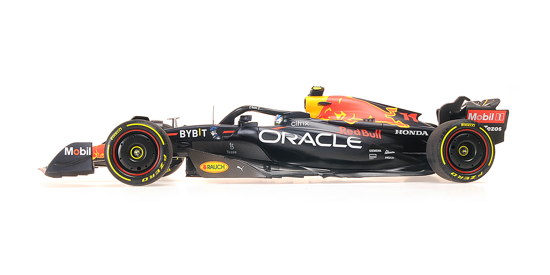 ORACLE RED BULL RACING RB18 - SERGIO PÉREZ - ABU DHABI GP 2022