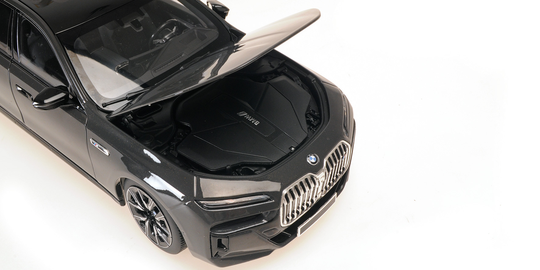 BMW i7 M70 (G70) - 2024 - GREY METALLIC