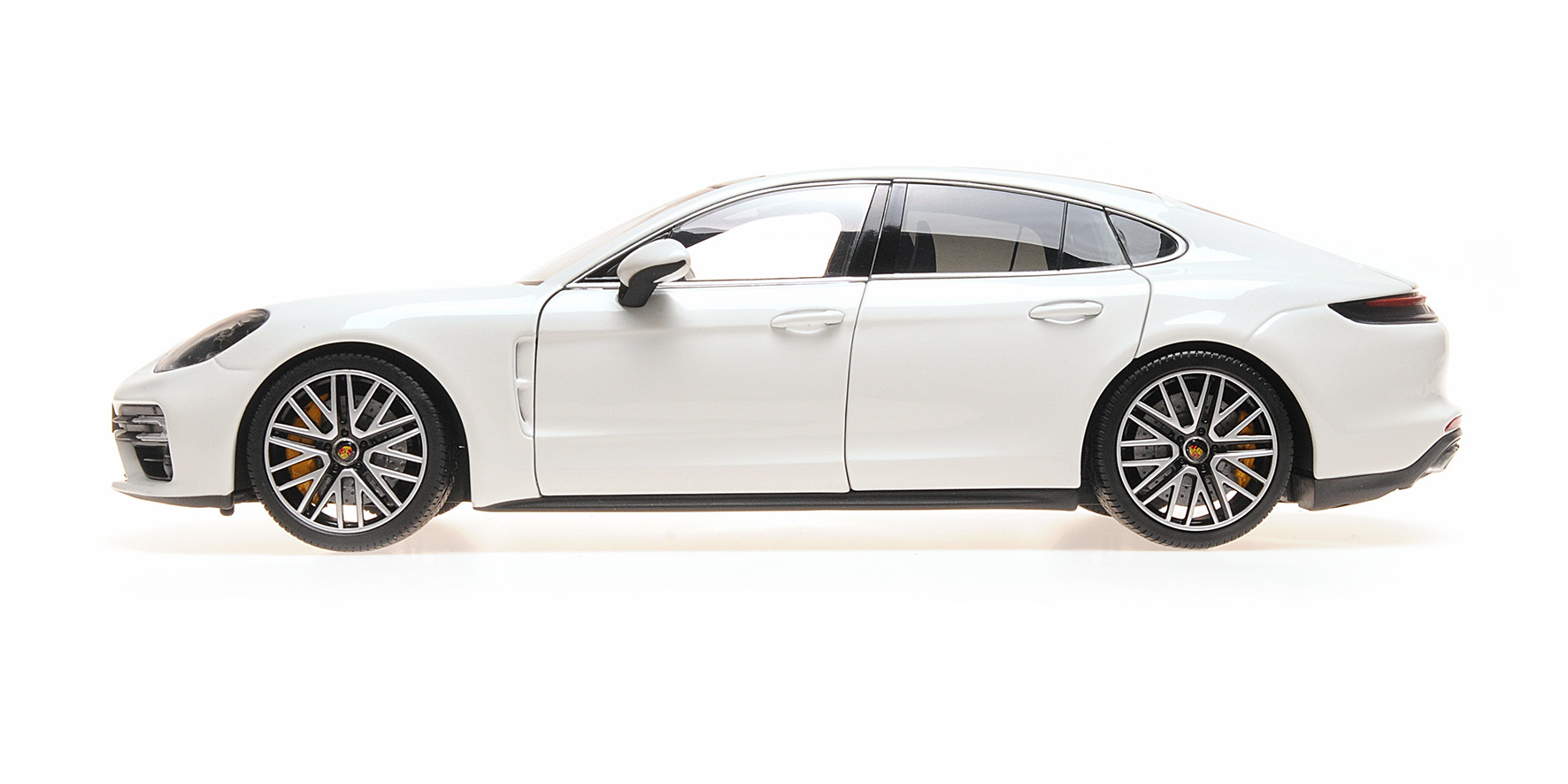PORSCHE PANAMERA TURBO S - 2020 - WHITE METALLIC