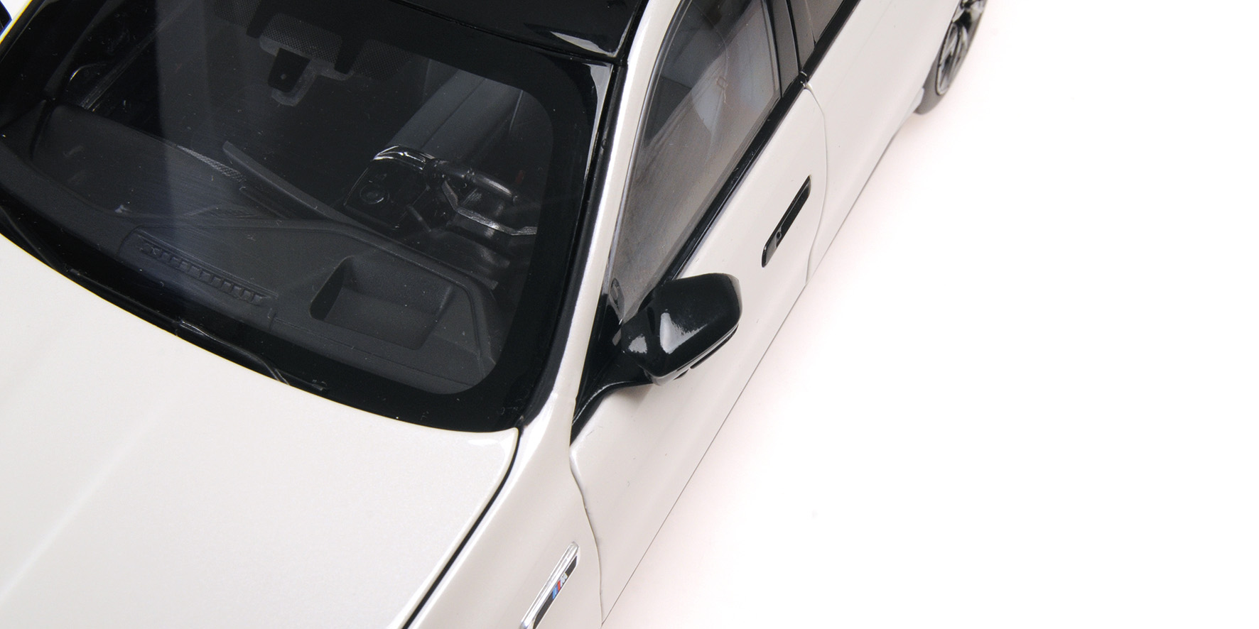 BMW i7 M70 (G70) - 2024 - WHITE METALLIC