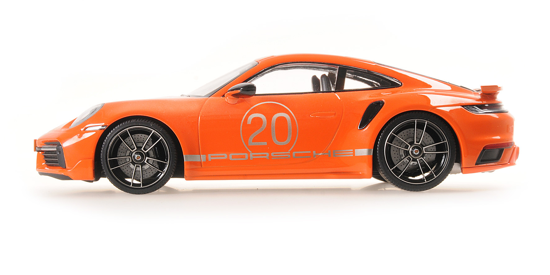 PORSCHE 911 (992) TURBO S COUPE SPORT DESIGN - 2021 - ORANGE