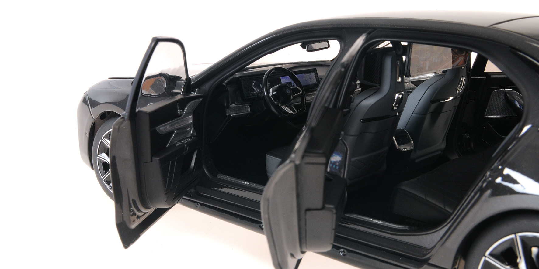 BMW i7 M70 (G70) - 2024 - GREY METALLIC