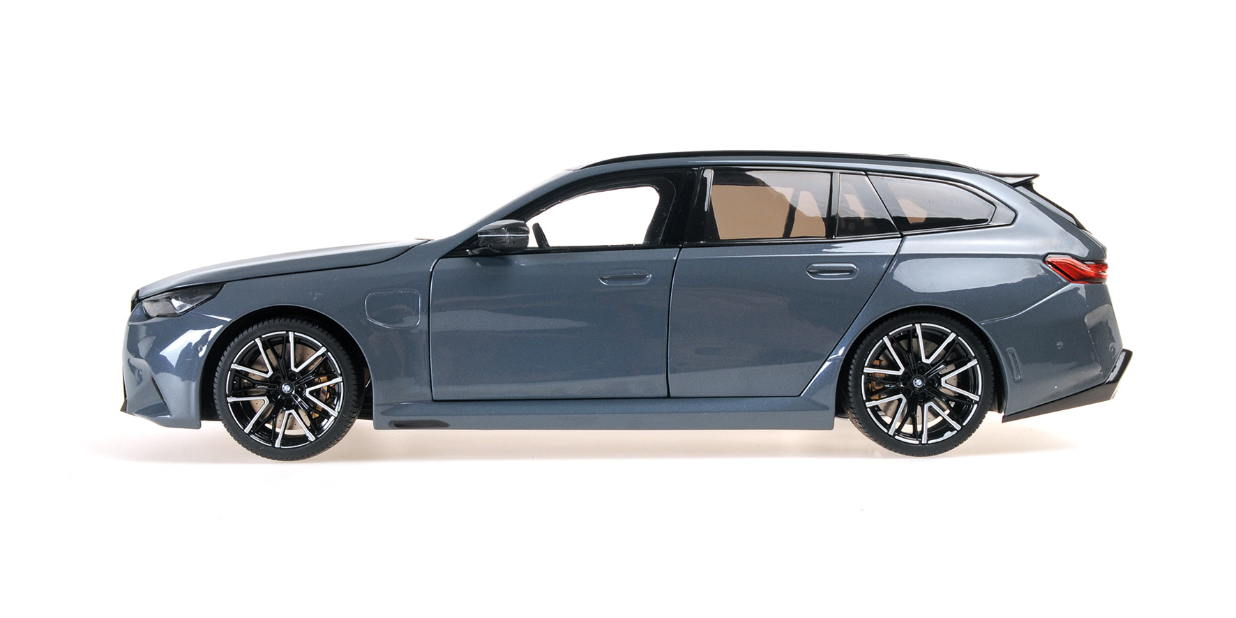 BMW M5 TOURING - 2024 - GREY METALLIC