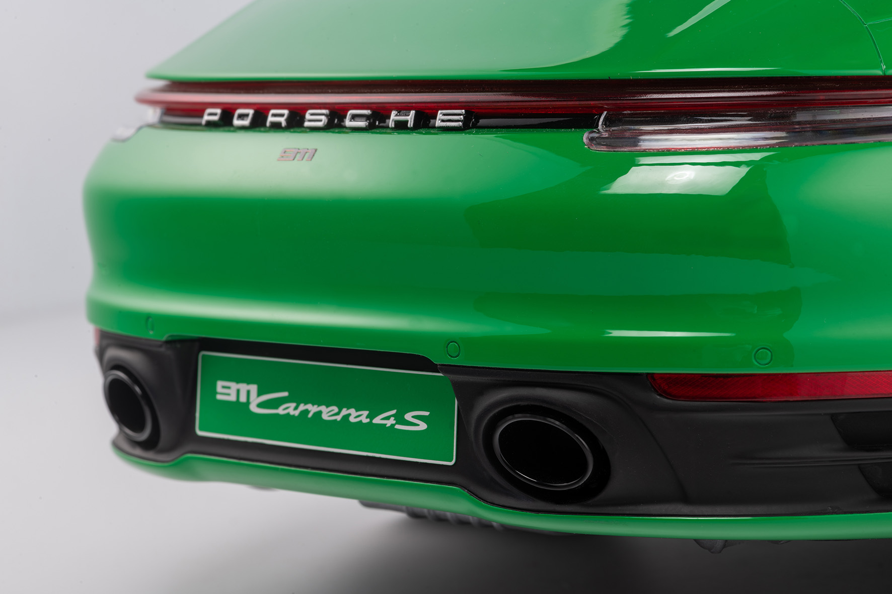 PORSCHE 911 (992) CARRERA 4S CABRIOLET - 2020 - PYTHONGRÜN