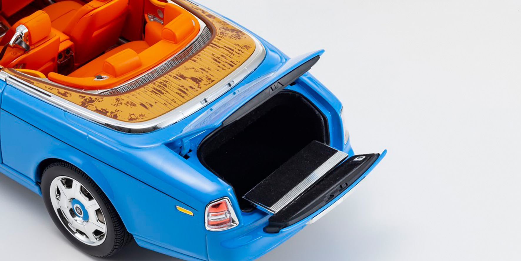 ROLLS ROYCE PHANTOM DROPHEAD COUPE - LIGHT BLUE (08871BL)
