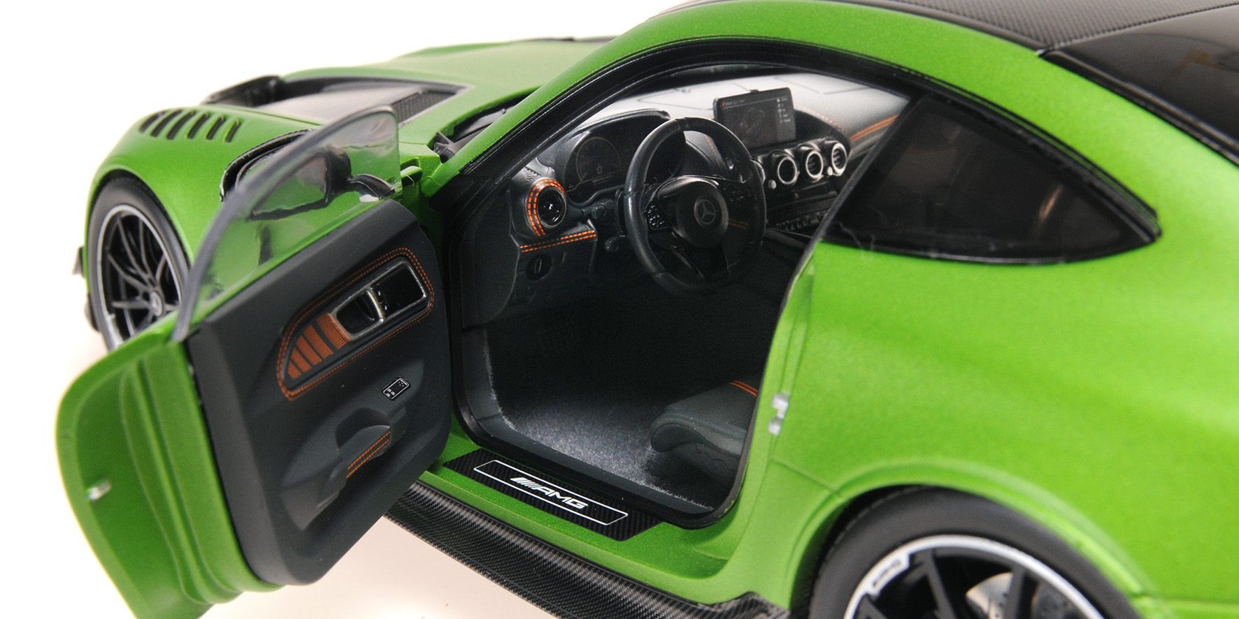 MERCEDES-AMG GT BLACK SERIES - 2021 - MATT GREEN METALLIC