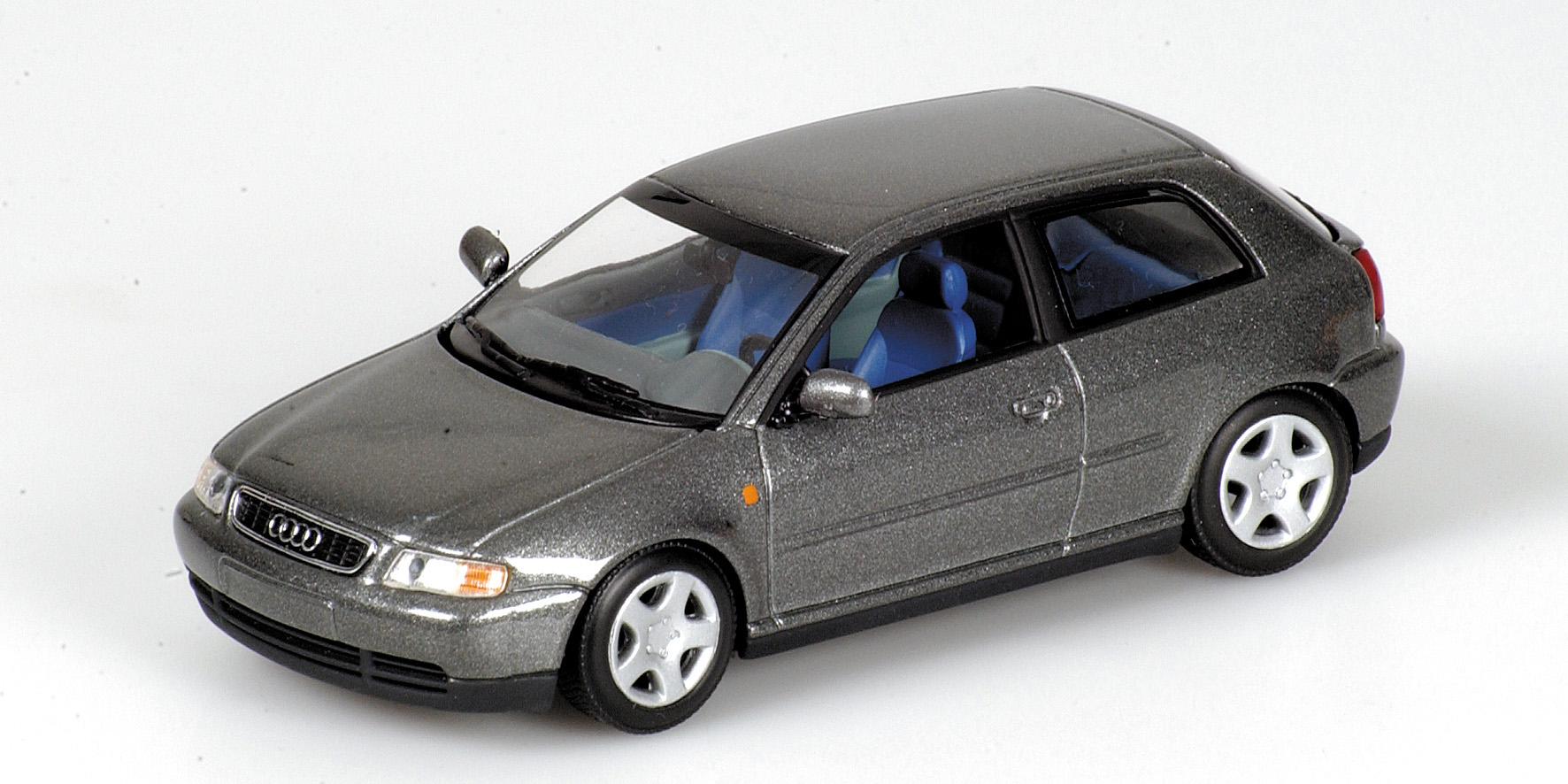 AUDI A3 - 1996 - GREY METALLIC