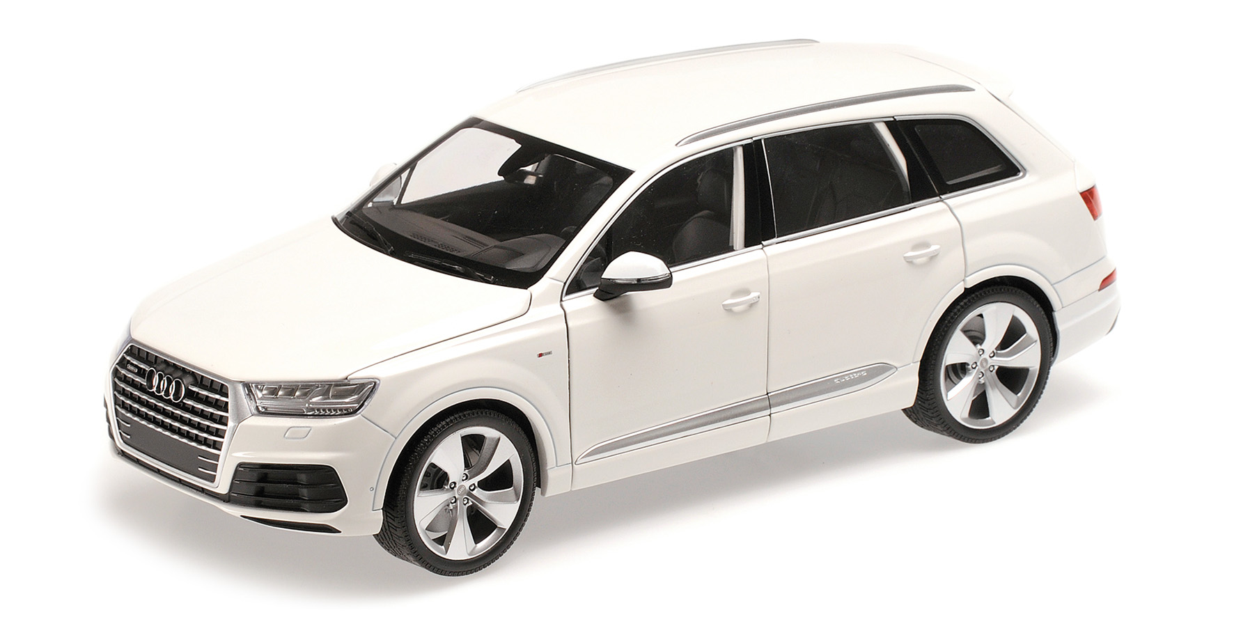 AUDI Q7 - 2015 - WHITE (6 OPENINGS)