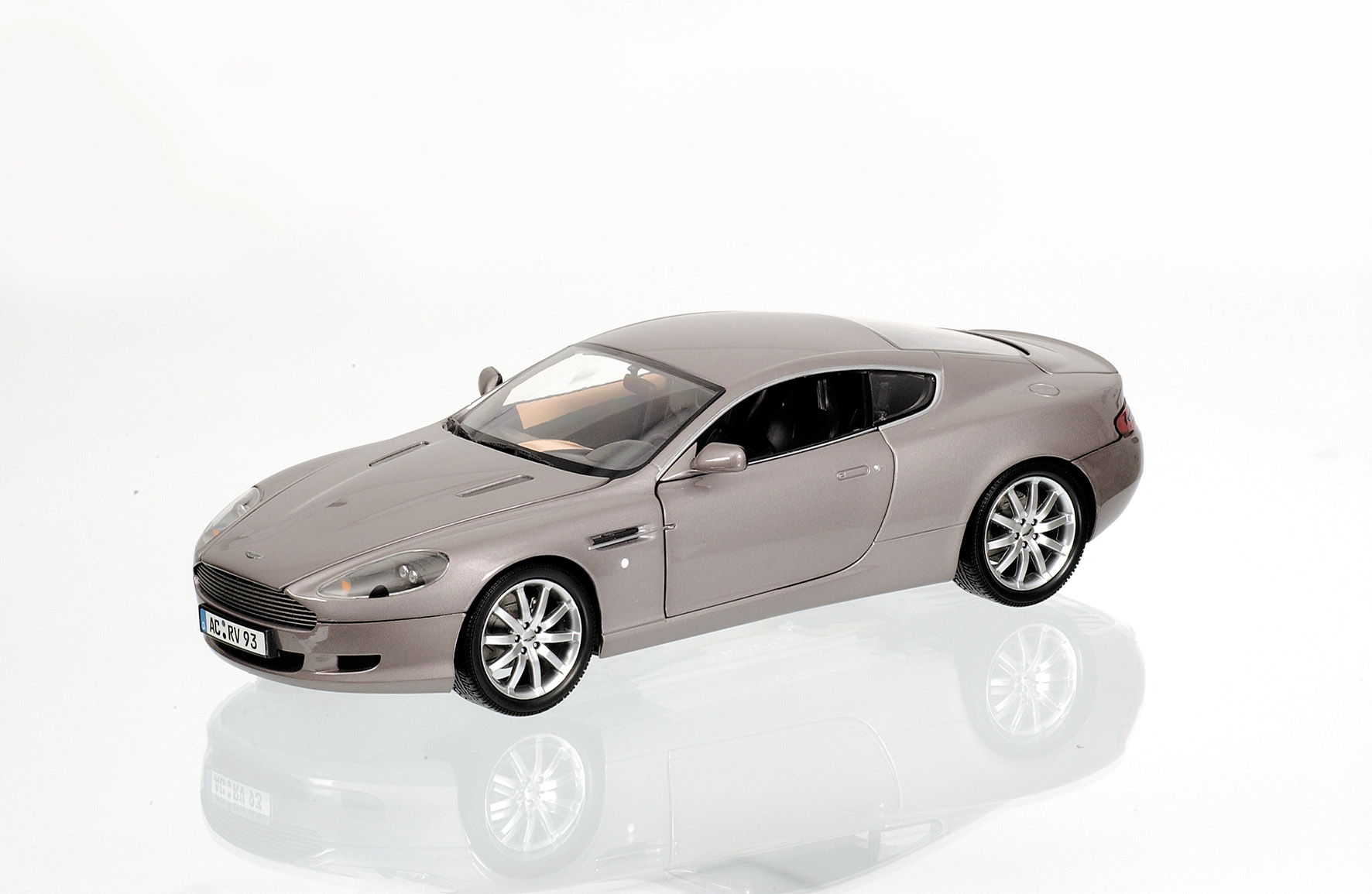 ASTON MARTIN DB9 COUPE (LHD) - 2004 - SILVER