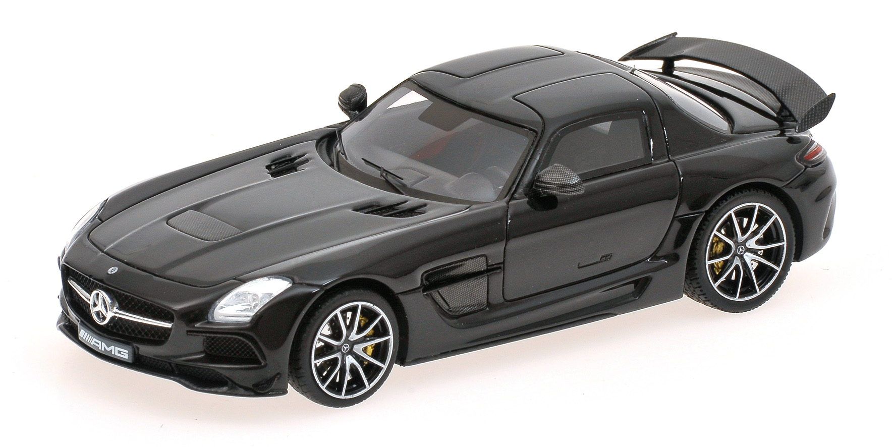 MERCEDES-BENZ SLS AMG BLACK SERIES - OBSIDIANSCHWARZ