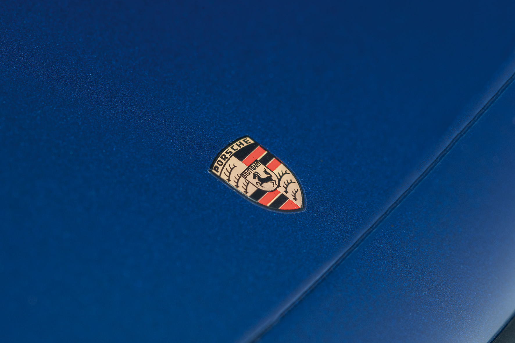 PORSCHE 911 (992) CARRERA 4S CABRIOLET - 2020 - ENZIAN BLUE METALLIC