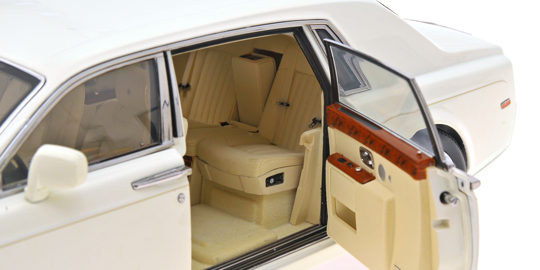 ROLLS ROYCE PHANTOM EWB - ENGLISH WHITE (08841EW)