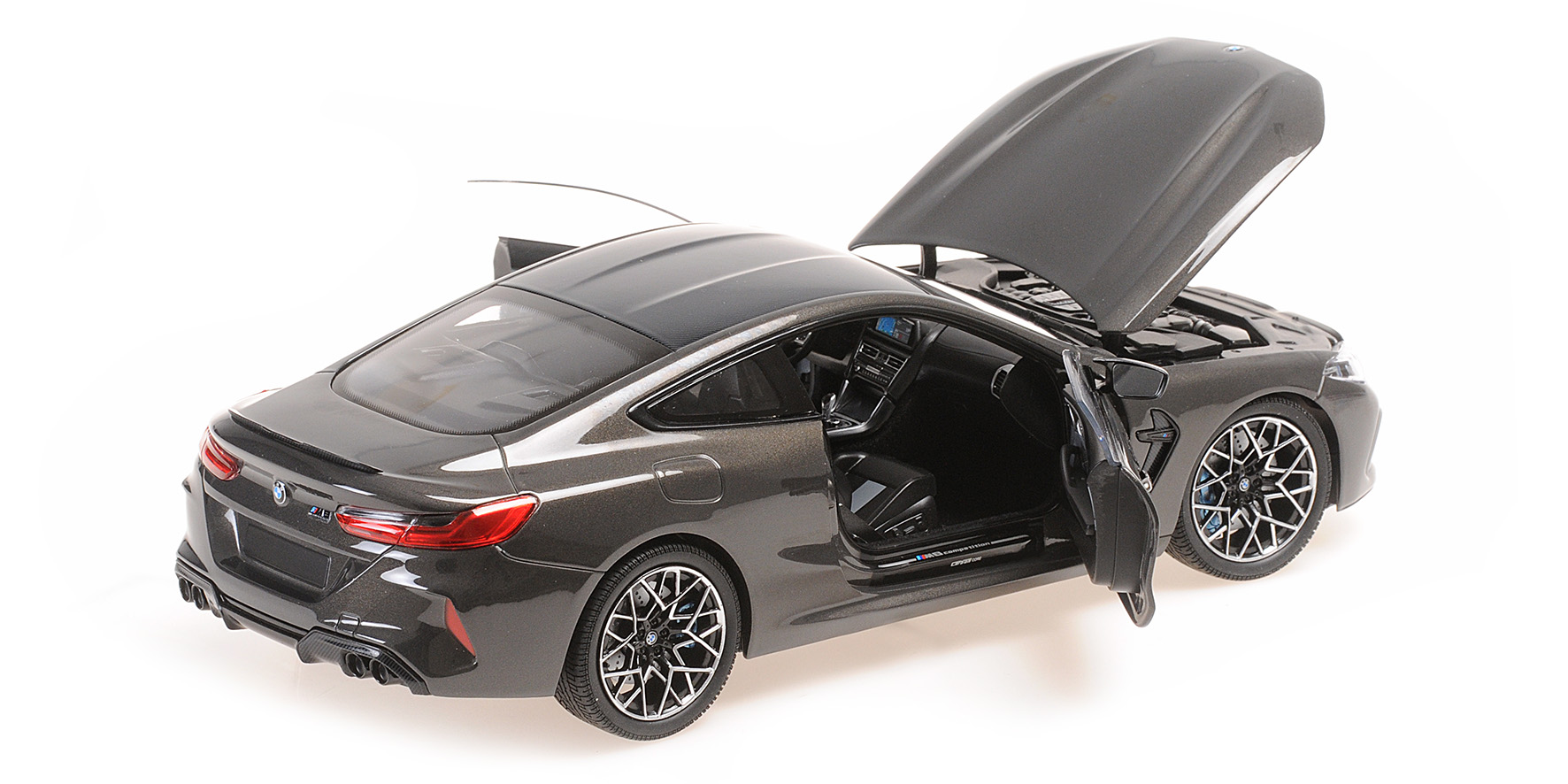 BMW M8 COUPE - GREY METALLIC - 2020