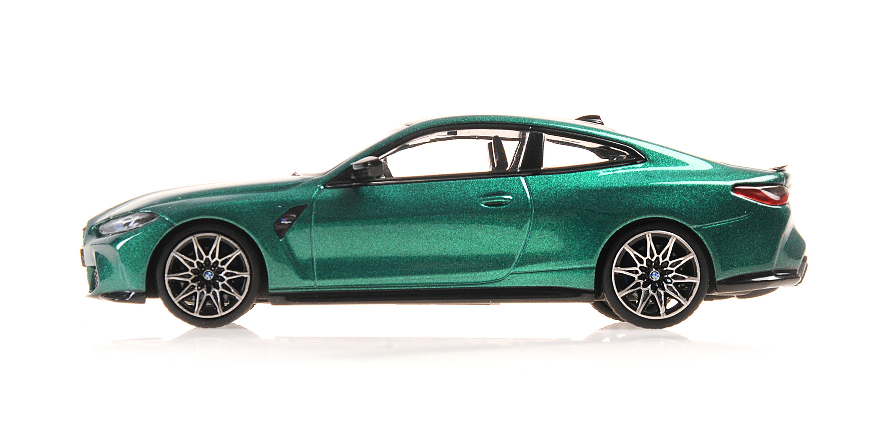 BMW M4 - 2020 - GREEN METALLIC - EXCL. MINICHAMPS.de