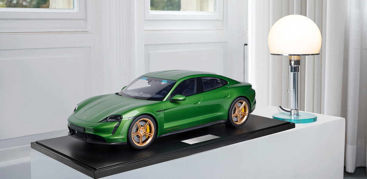 PORSCHE TAYCAN TURBO S - 2020 - MAMBAGRÜNMETALLIC