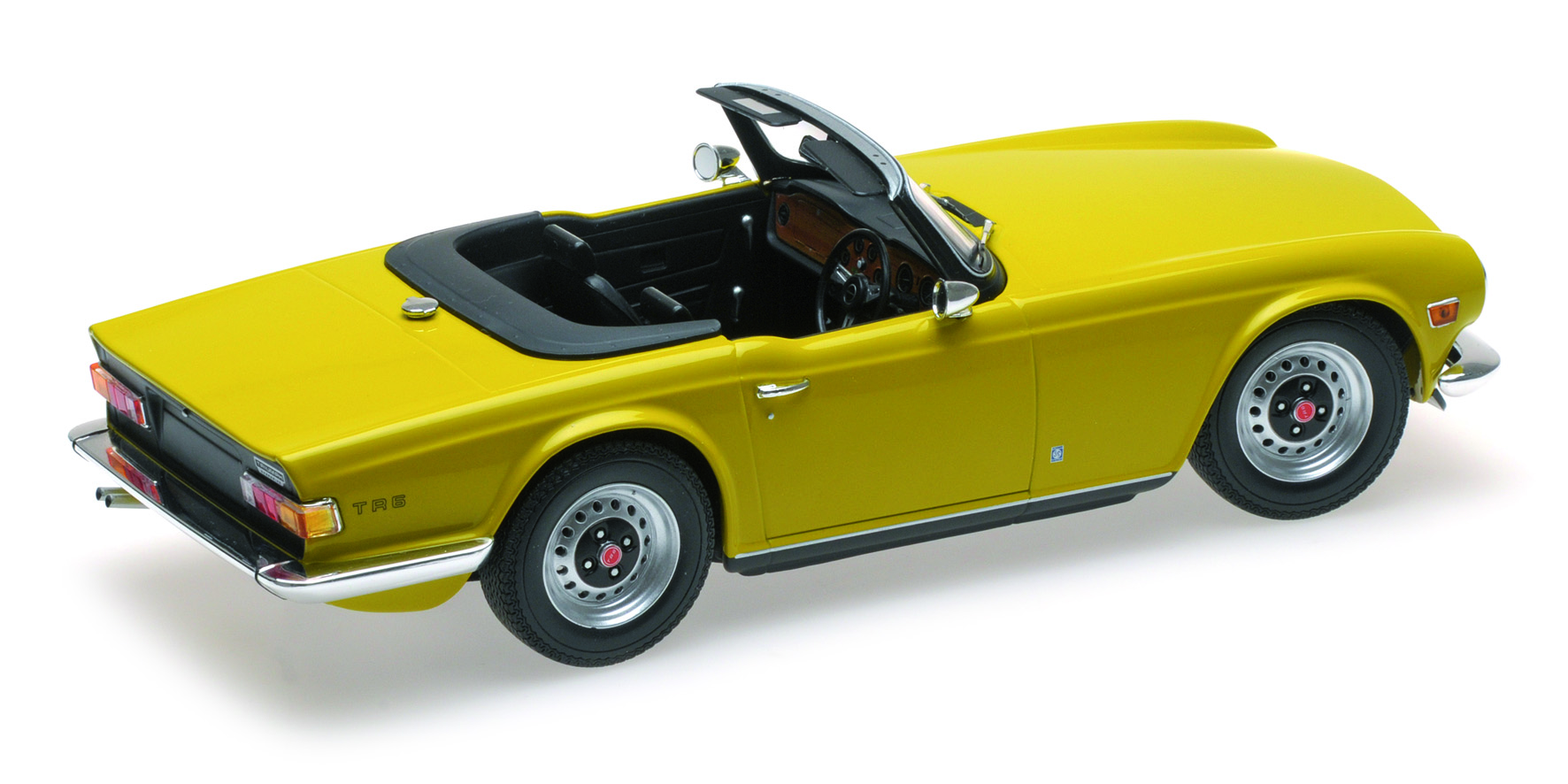 TRIUMPH TR6 - 1973 - YELLOW (RHD)