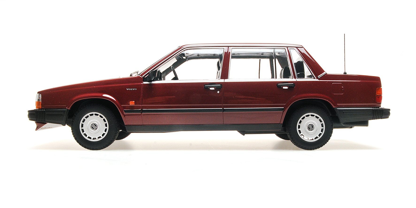 VOLVO 740 GL - 1986 - RED