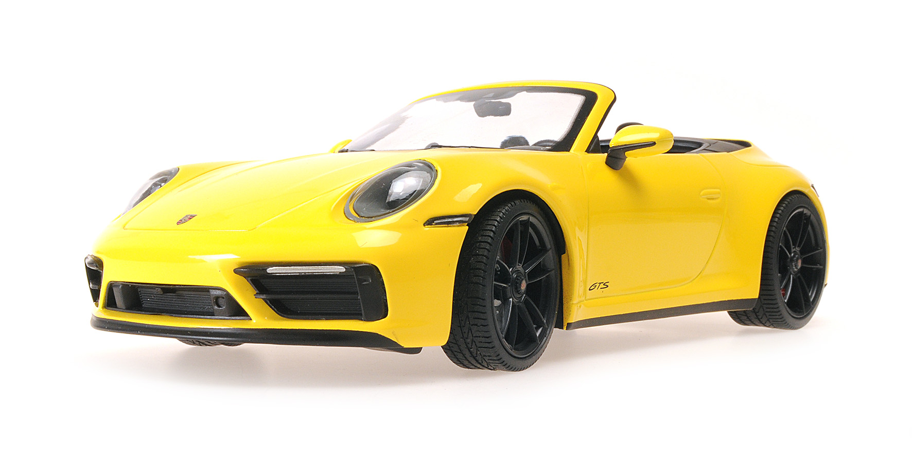 PORSCHE 911 CARRERA 4 GTS CABRIOLET - 2020 - YELLOW