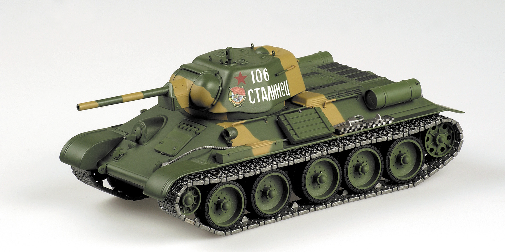 T34/76 BATTLE TANK - LENINGRAD FRONT - SUMMER 1943 - SECOND WORLD WAR