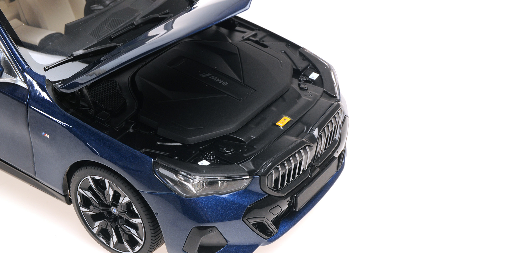 BMW i5 - 2023 - BLUE METALLIC