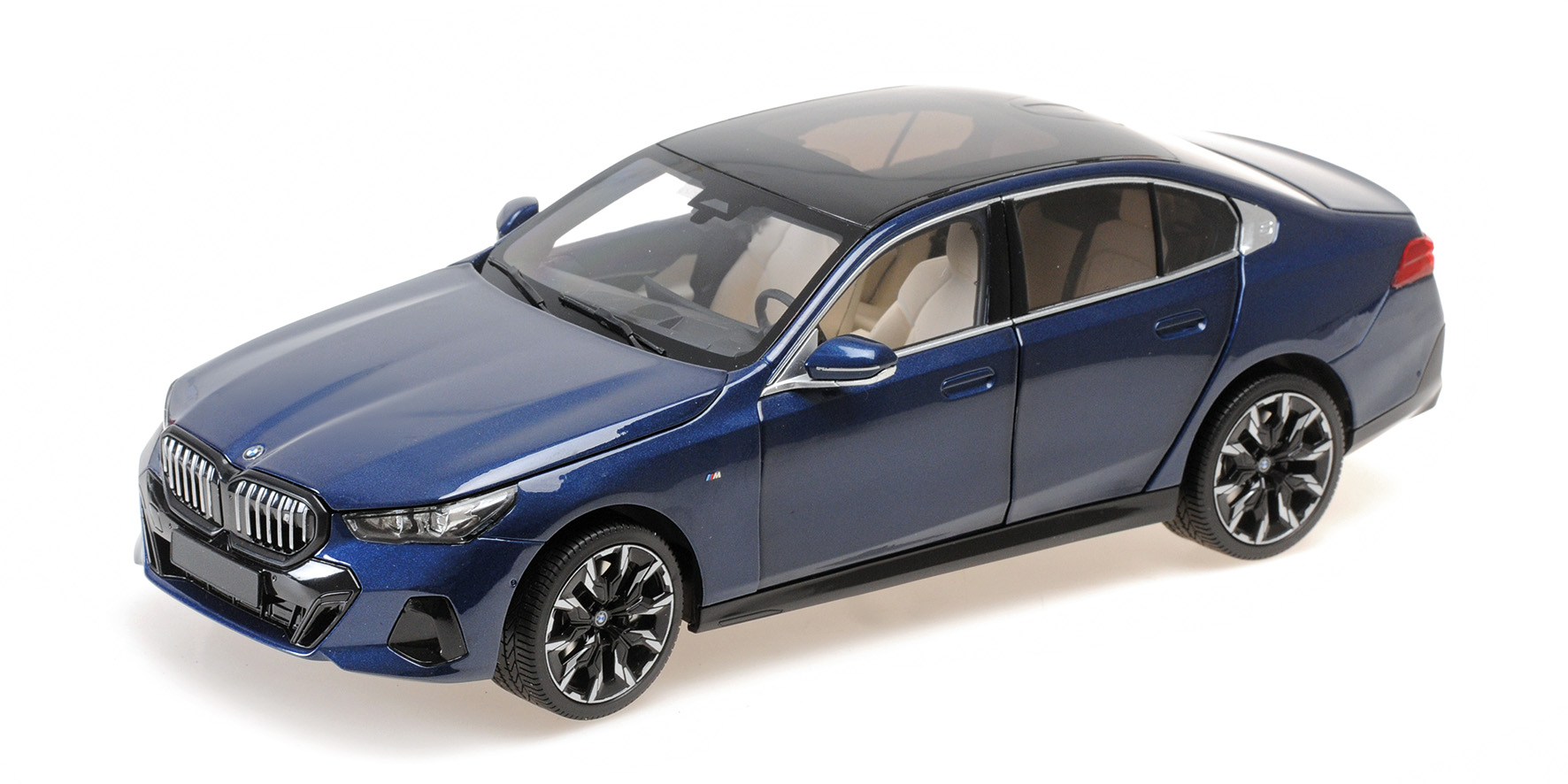 BMW i5 - 2023 - BLUE METALLIC