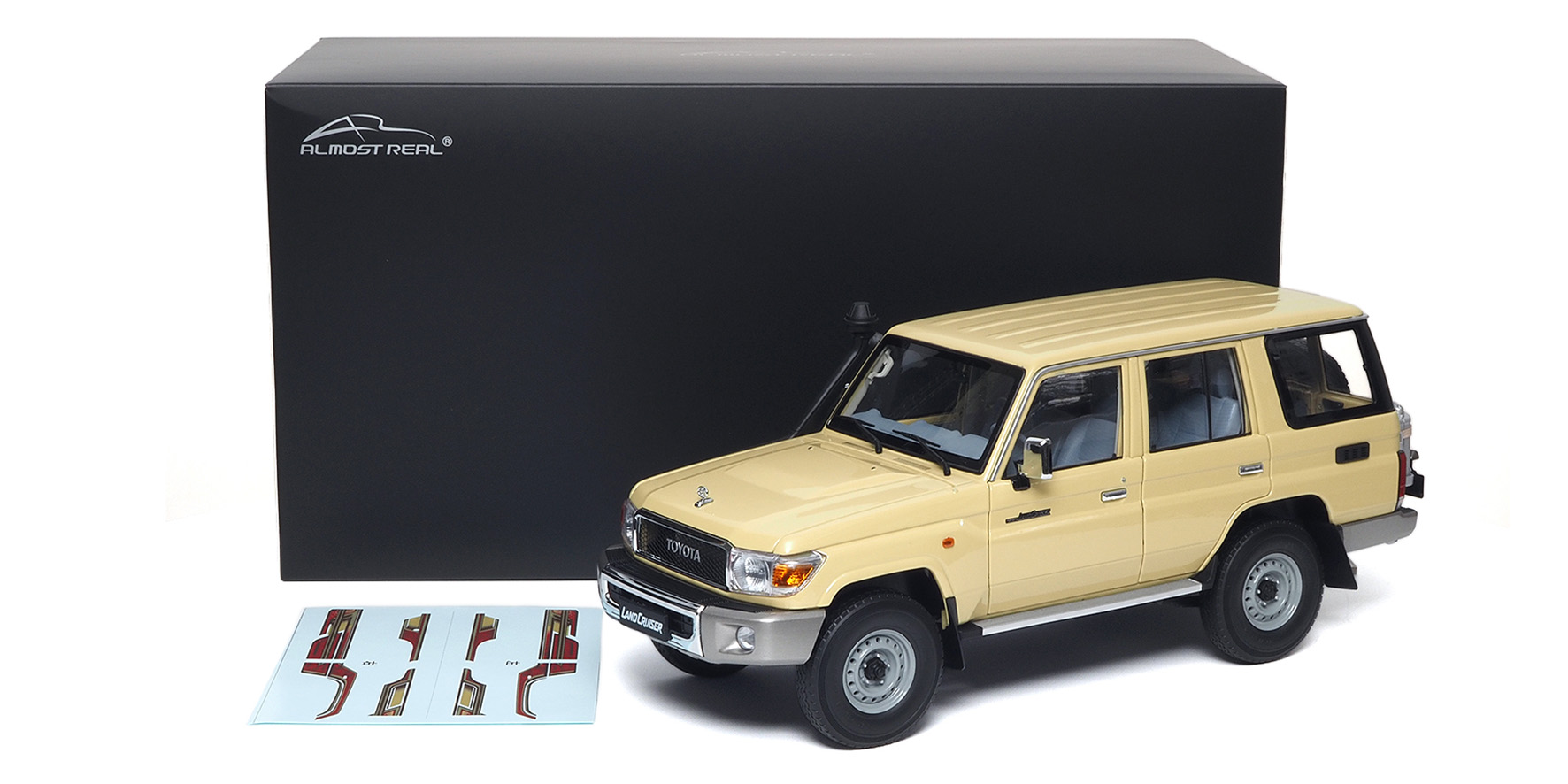 TOYOTA LAND CRUISER 76 - 2017 - CREAM