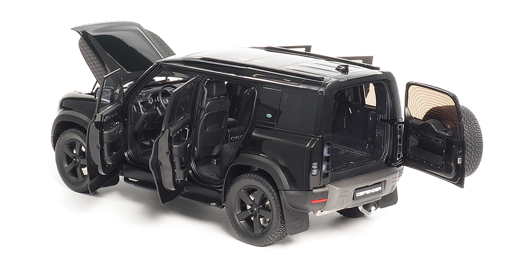 LAND ROVER DEFENDER 110 - 2020 - SANTORINI BLACK