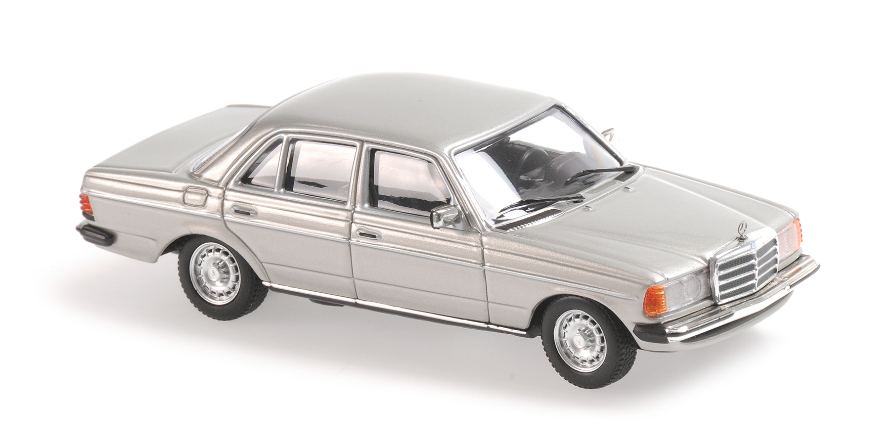 MERCEDES-BENZ (W123) 230E - 1982 - SILVER METALLIC