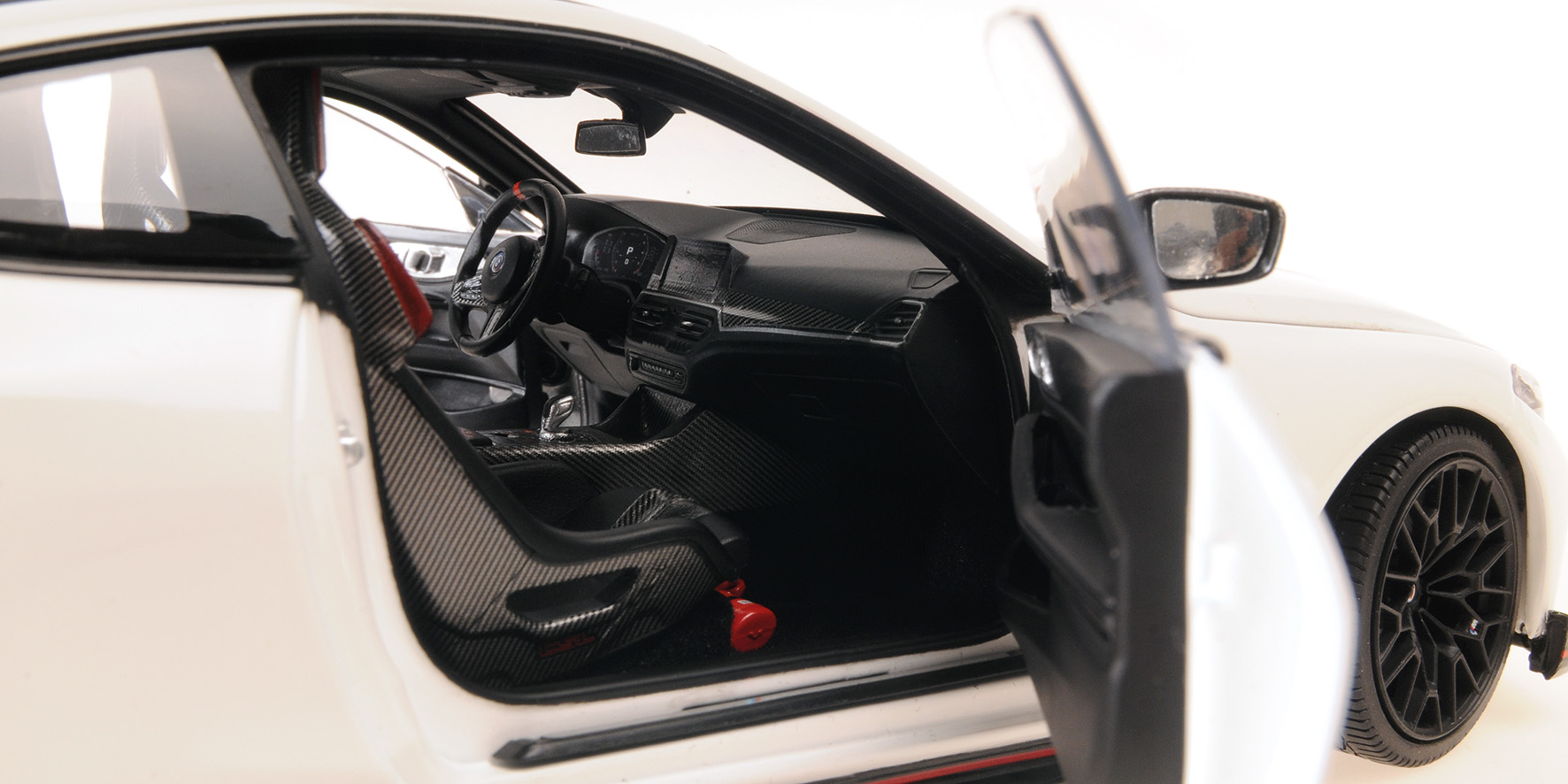 BMW M4 CSL - 2023 - WHITE