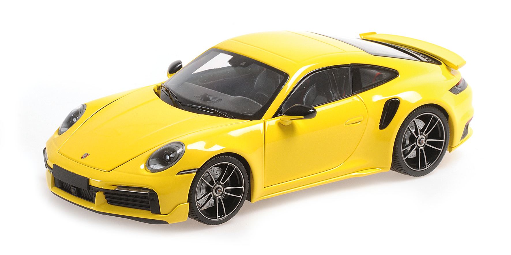 PORSCHE 911 (992) TURBO S COUPE SPORT DESIGN - 2021 - YELLOW