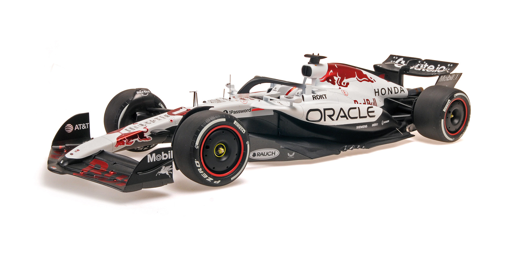 ORACLE RED BULL RACING RB21 - MAX VERSTAPPEN - WINNER JAPANESE GP 2025 W FIGURINE, 2 PITBOARDS AND POSITION BOARD