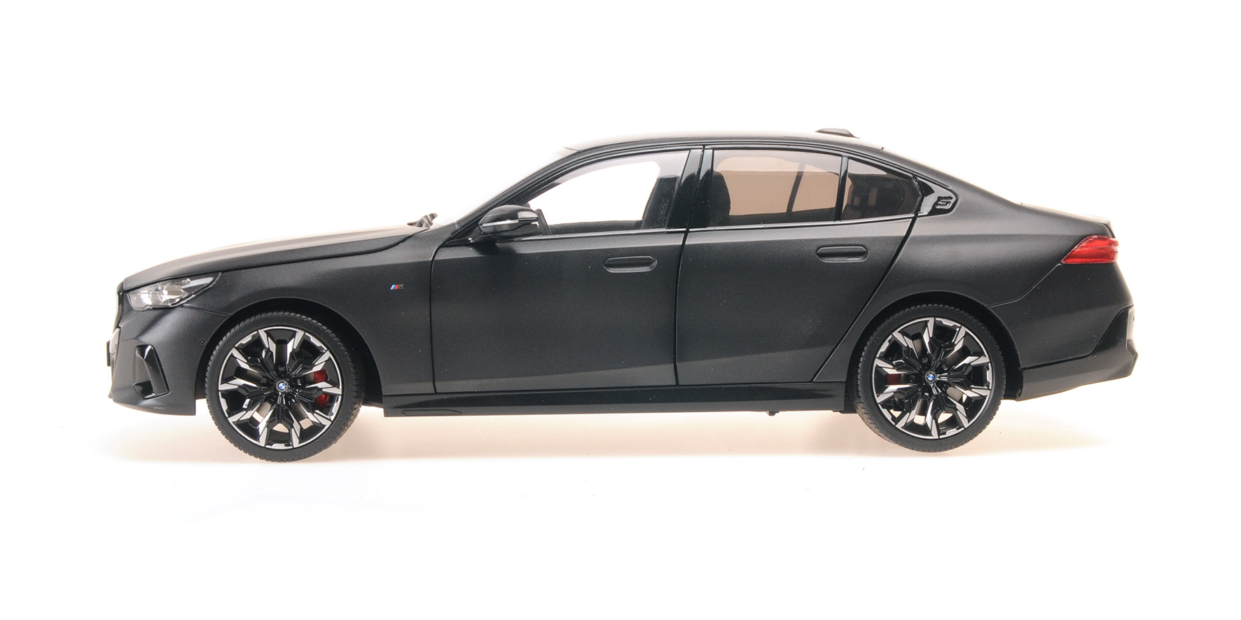 BMW i5 - 2023 - MATT GREY